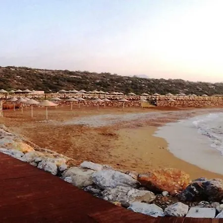 Korineum Golf & Beach 凯里尼亚